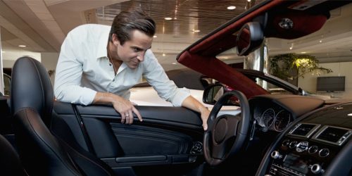 Chi può guidare un’auto da noleggio a lungo termine metano e GPL?