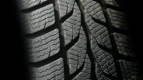 Quali pneumatici scegliere per la propria auto a noleggio a lungo termine?